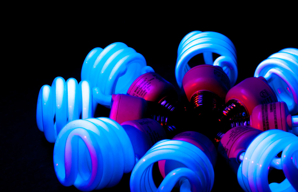 7 matching light bulbs. White spiral bulbs open in the center.