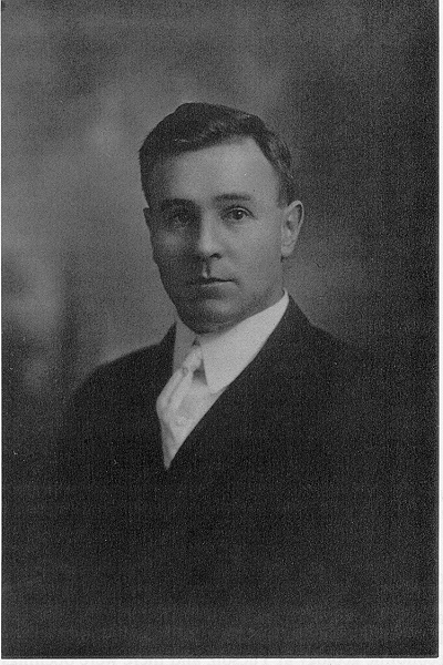 Photo of Normal L. Bowen in 1909.